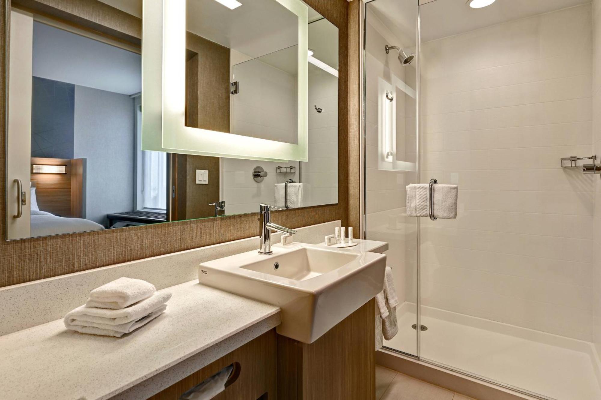 Springhill By Marriott Area 3*